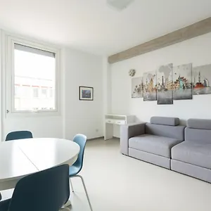 Porta Nuova Bright And Stylish Flat Apartment